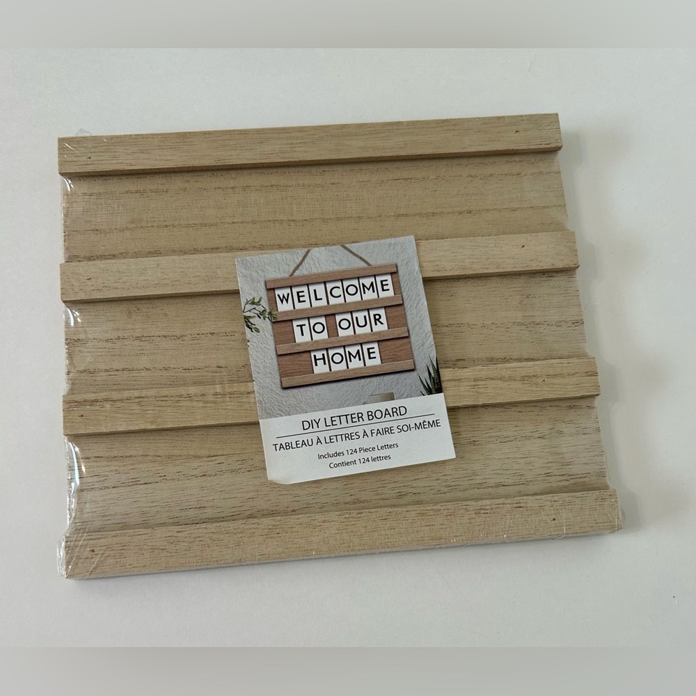 Letter board desk sign